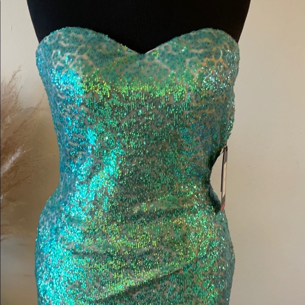 NWT La Femme mermaid strapless Dress Size 4 - Picture 3 of 16